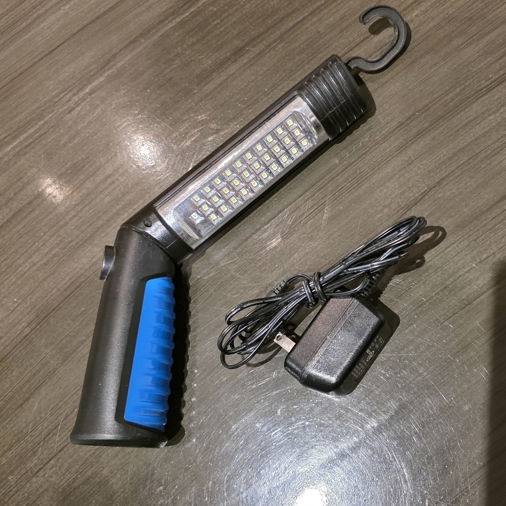 Peak brand 30 LED hanging work light adjustable